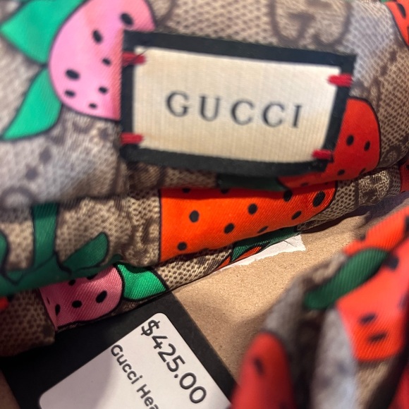 Gucci Silk Strawberry Headband New Condition - Picture 3 of 9